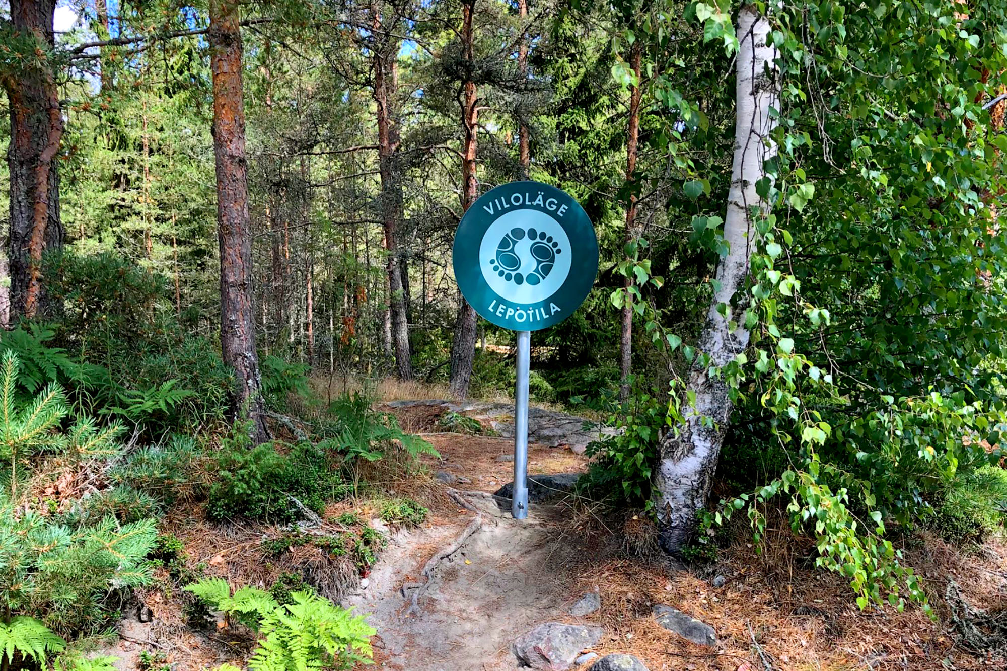 A sign indicating that the Barefoot Path is in resting mode